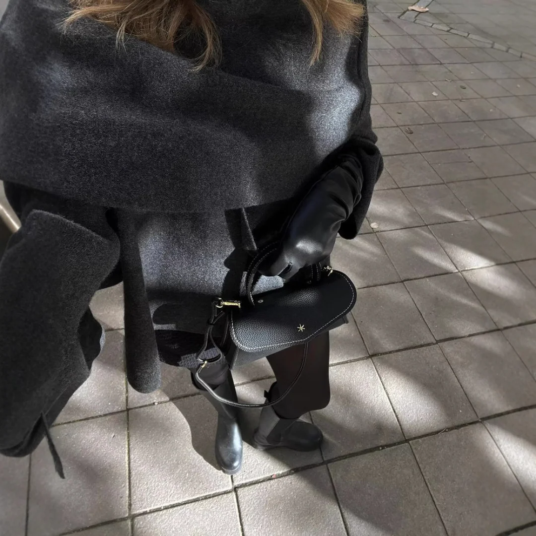 Damen Cape Winterjacke | Knopfverschluss und weiter Schnitt - Image 4