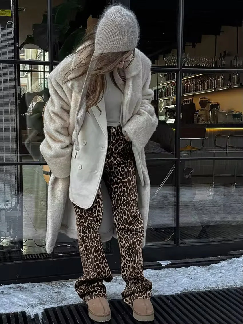 Damen Jeans | Gerade Ausführung mit strukturierter Musteroberfläche - Image 2