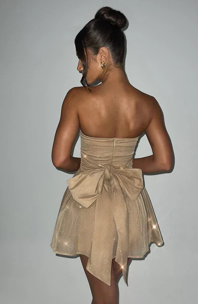 Damen Kleid | Kurze Schnittform mit klarer Linienführung - Image 8