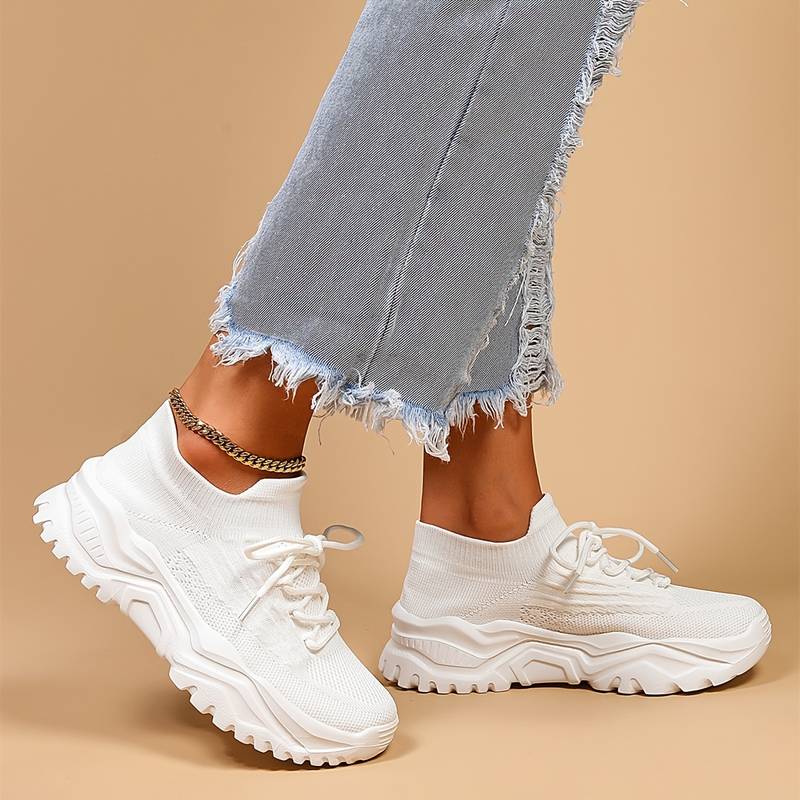Damen Sneaker | Geschlossene Form mit sportlicher Linienführung - Image 3