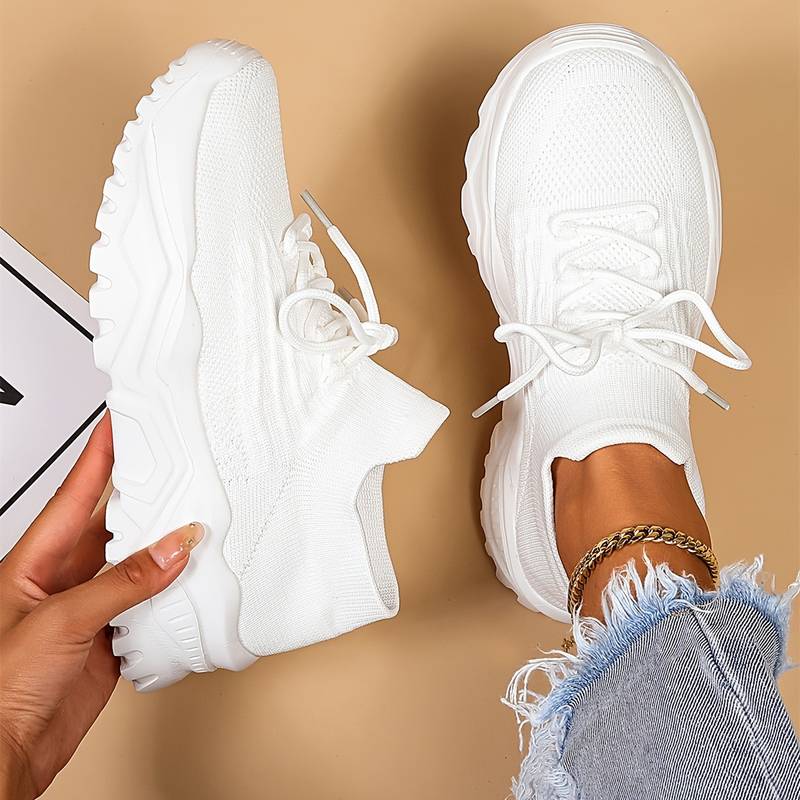 Damen Sneaker | Geschlossene Form mit sportlicher Linienführung - Image 4
