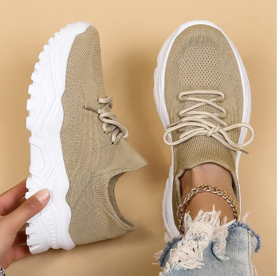 Damen Sneaker | Geschlossene Form mit sportlicher Linienführung - Image 6