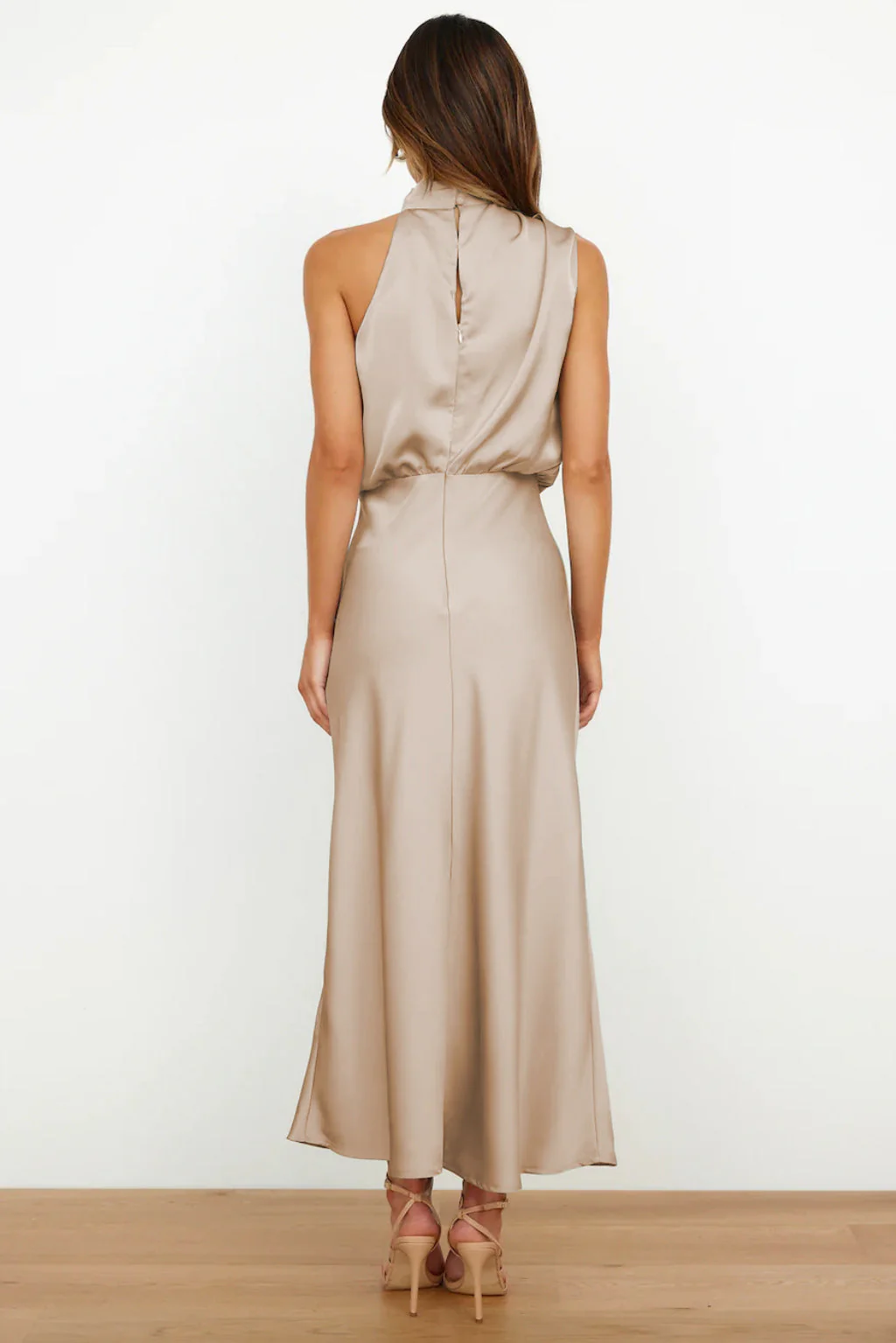 Damenkleid | Neckholder und A-Linienschnitt - Image 3