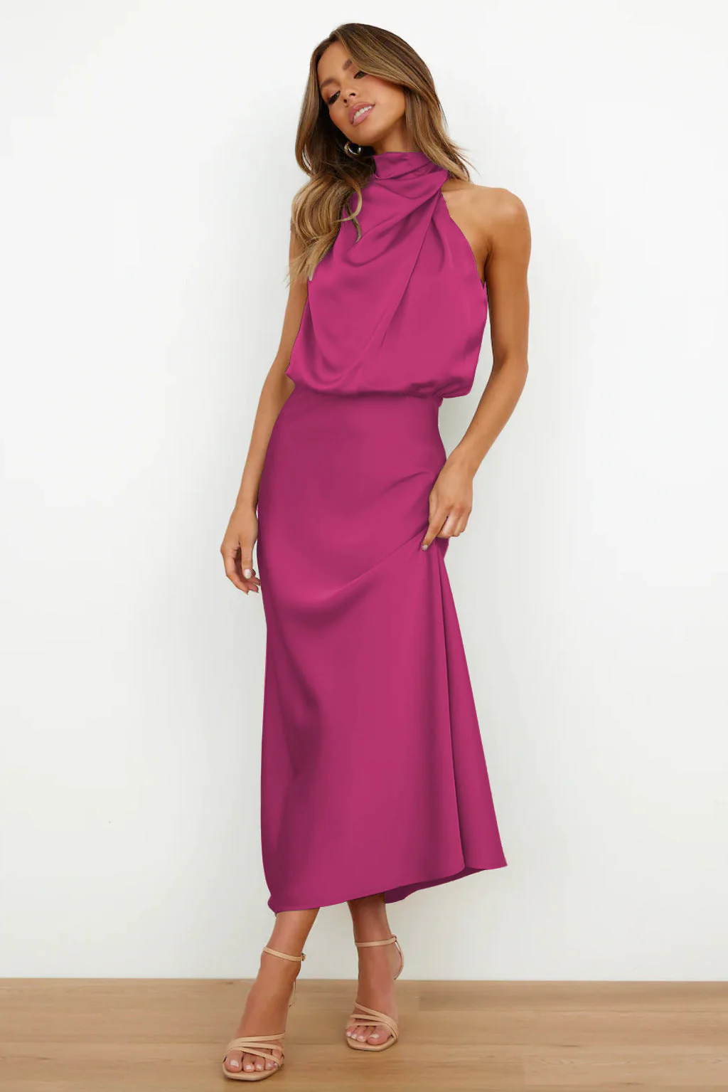 Damenkleid | Neckholder und A-Linienschnitt - Image 9